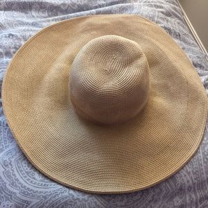 Vineyard Vines Floppy Beach Hat
